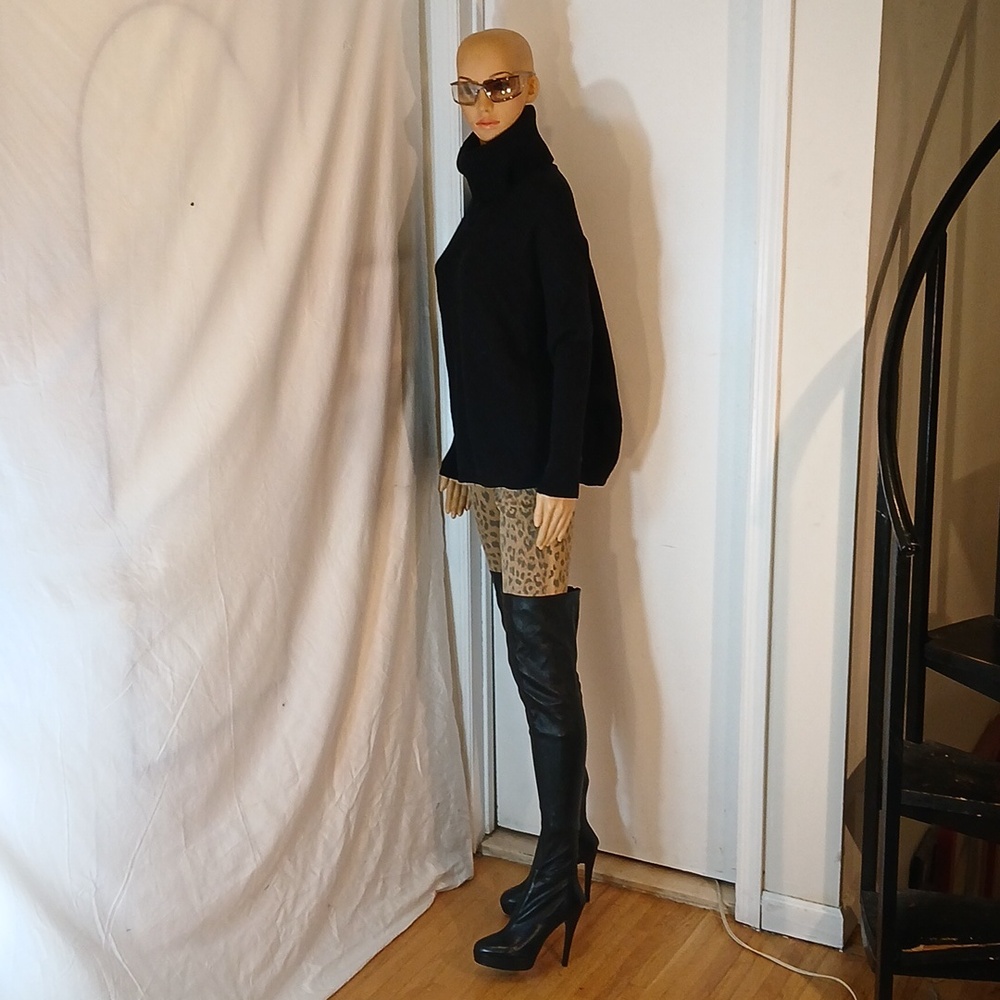 Stunning Like New Barneys (New York) Black Leather Over-the-Knee Platform  Boots - Picture 4 of 16